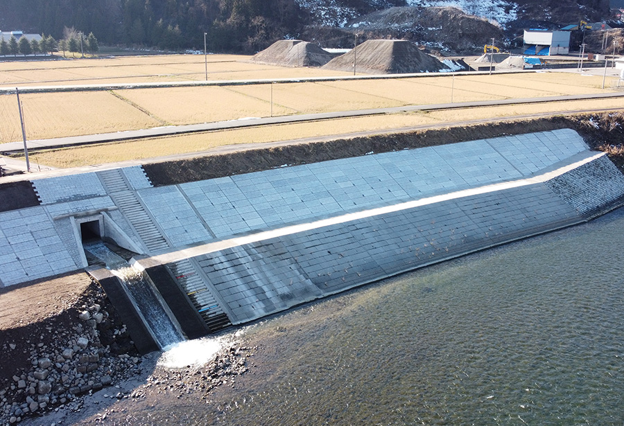 工河公第広11-1-1他号　公共 広域河川改修事業他（債務）宮川（中野他）護岸工事