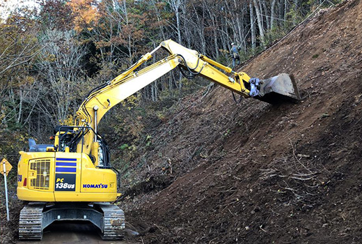 飛建工RK-1号　地方創生道整備推進交付金事業　林道安峰線法面改良工事