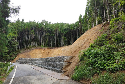 飛建工RK-1号　農山漁村地域整備交付金事業　林道神原～数河線道路改良工事