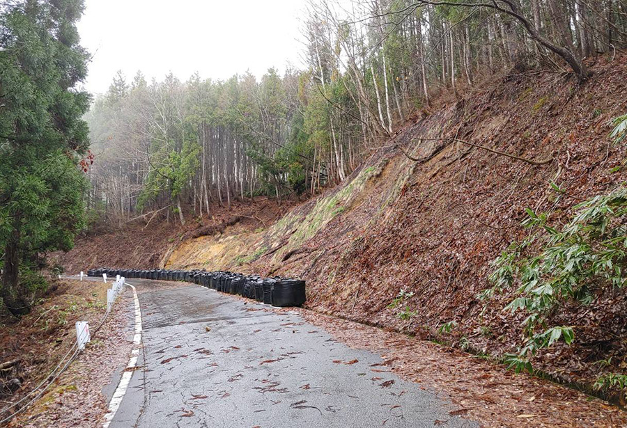 飛建工RK-1号　農山漁村地域整備交付金事業　林道神原～数河線道路改良工事