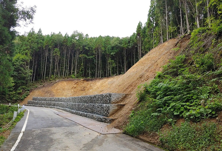 飛建工RK-1号　農山漁村地域整備交付金事業　林道神原～数河線道路改良工事